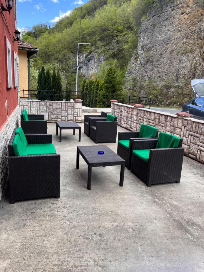Apart Cobras Jajce Eksteriør billede